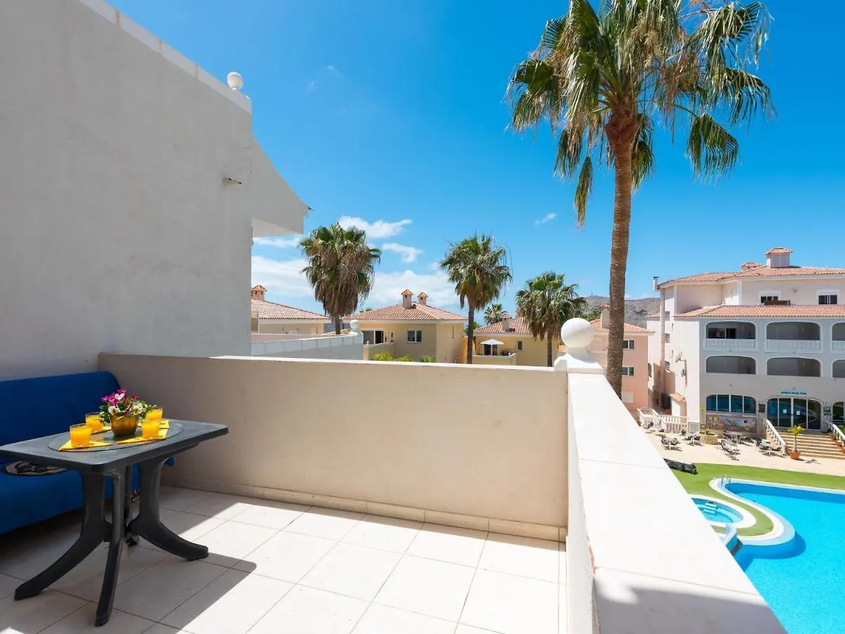 10E Country Club Accommodation Pool! Arona
